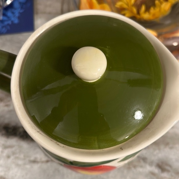 Vintage Pitcher with Lid - Picture 3 of 7